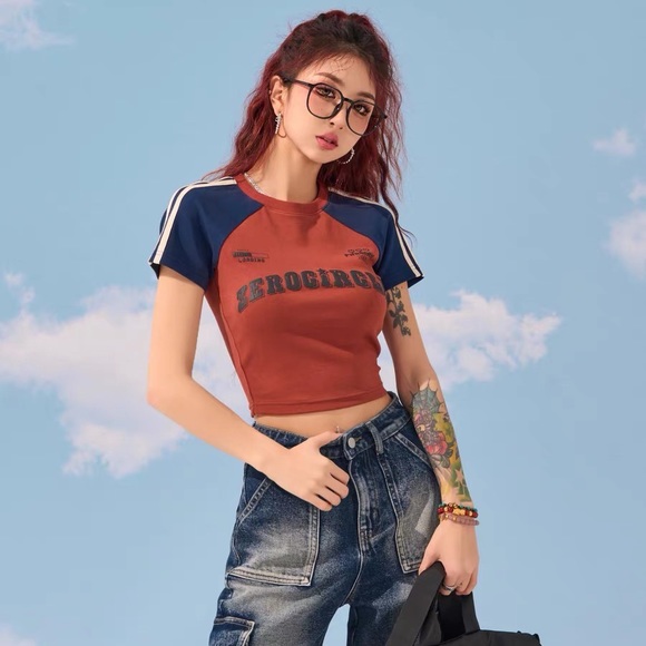 Unique top - Picture 2 of 3